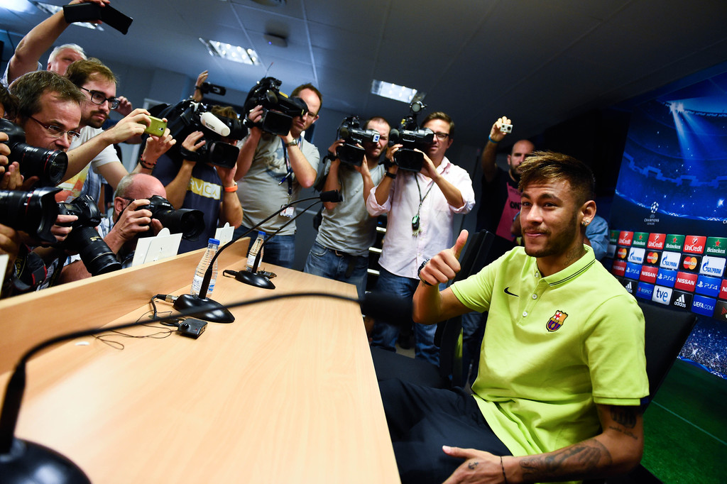 نيمار يتحدى دونغا