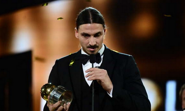 إبراهيموفيتش يبوح بمشاعره بعد فوزه لتاسع مرة بجائزة أفضل لاعب في السويد