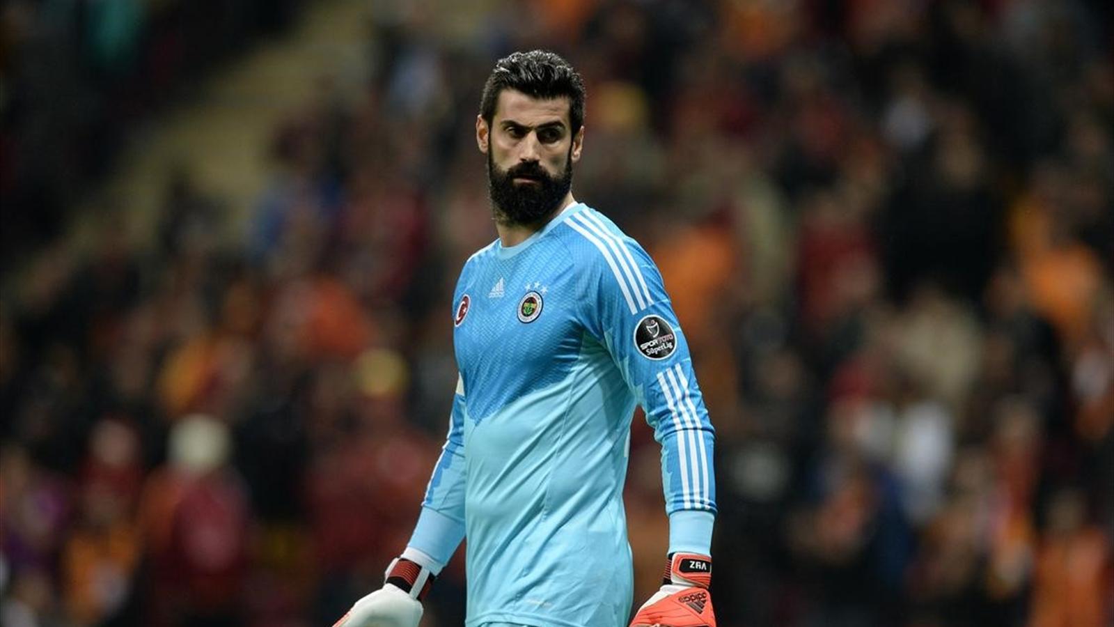 ناد تركي يحظر على لاعبي كرة القدم اطلاق لحاهم