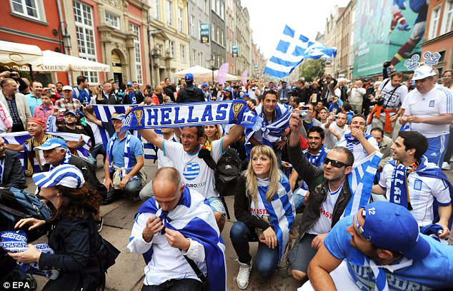 استمرار تعليق البطولة اليونانية لكرة القدم بسبب العنف في الملاعب