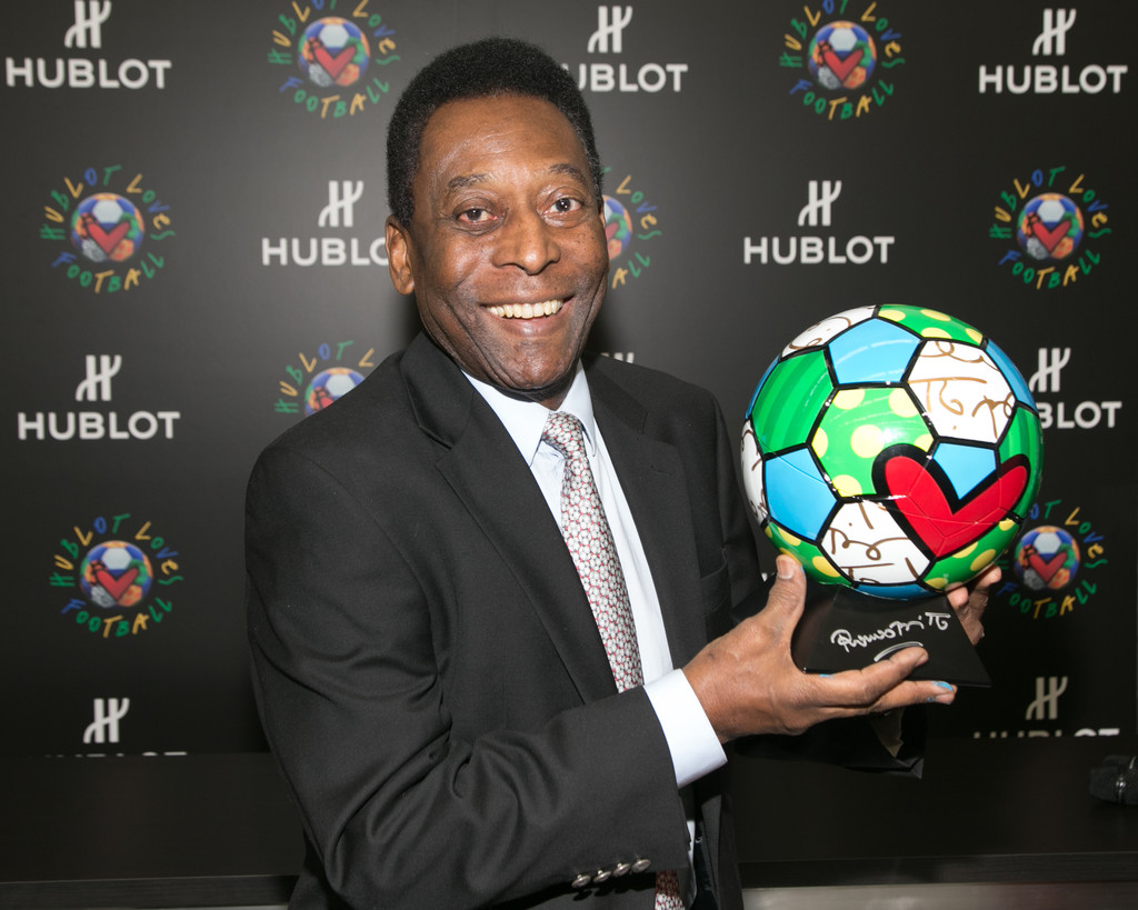 تحسن حالة أسطورة كرة القدم البرازيلية بيلي رغم استمراره في العناية المركزة