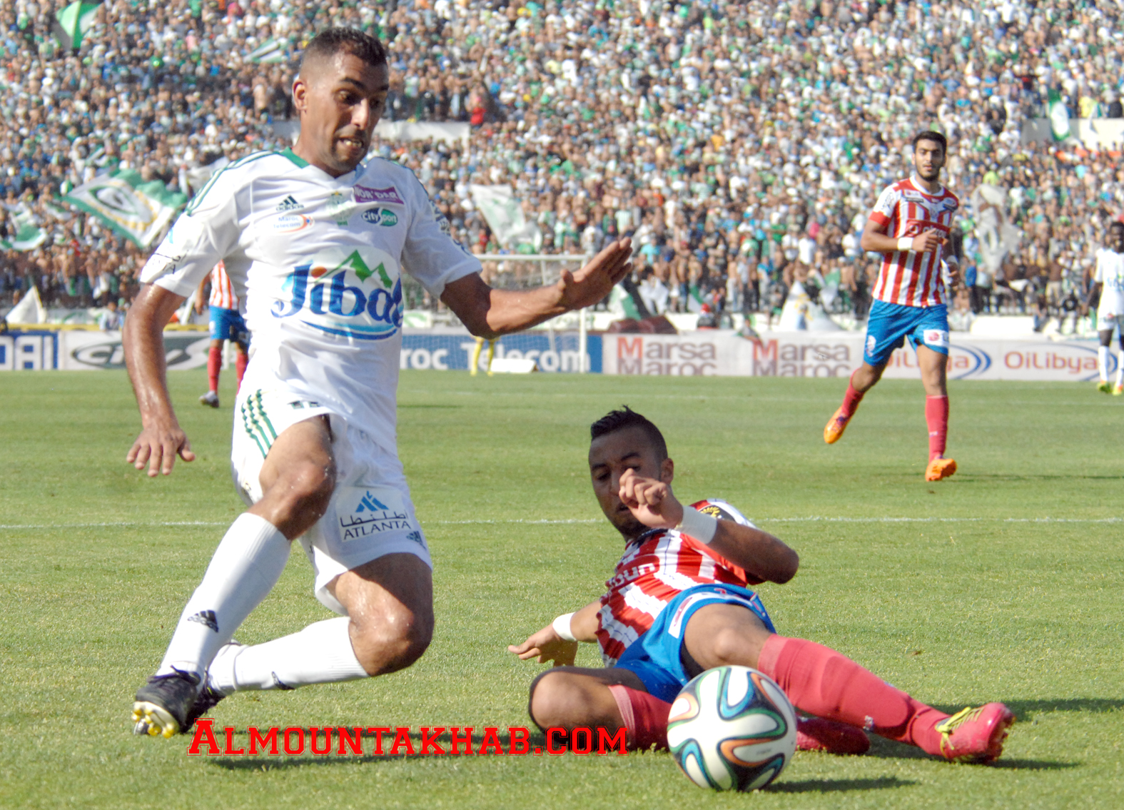 جماهير الرجاء ترفع شعار  ارحل  بوجه بورزوق