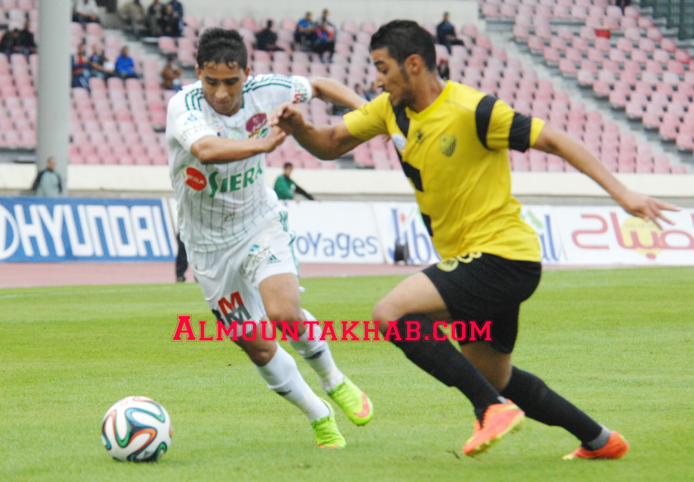 الرجاء أقلق جمهوره وإكتفى بالتعادل مع المغرب الفاسي
