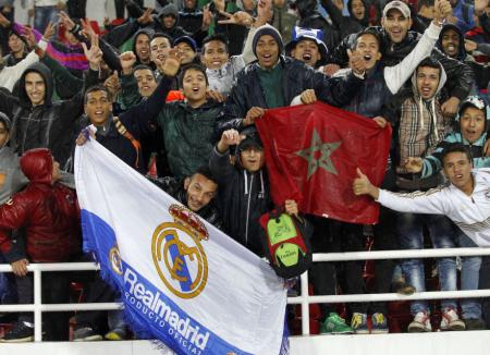 أنصار ريال مدريد يحتجون ب الفان زون  على نتقل المباراة لمراكش
