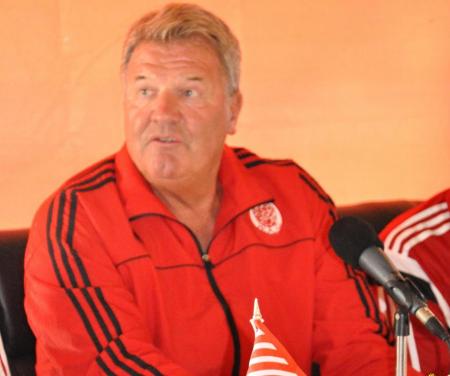 قبل مواجهته لأولمبيك أسفي توشاك يوجه إنذارا شديد اللهجة للاعبيه