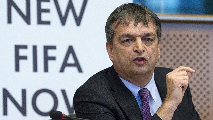 الفرنسي شامبين يقول إنه سيترشح لرئاسة الفيفا