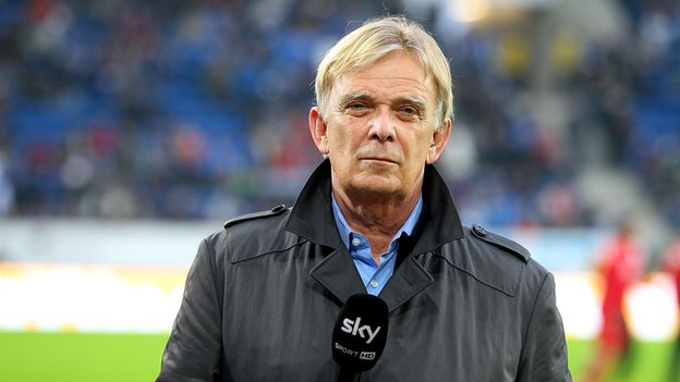 الكاميرون تستغني عن مدربها قبل أسبوعين من بدء مشوار تصفيات كأس العالم