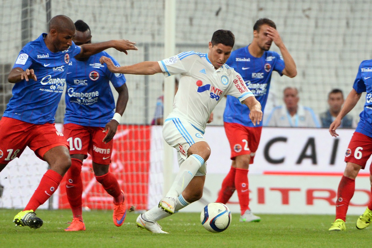 برادة تعثر بحبل التشيكيين