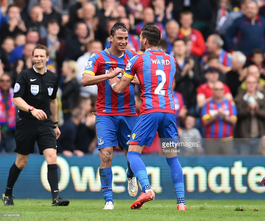 الشماخ مطلوب لتمديد العقد مع كريستال بالاس