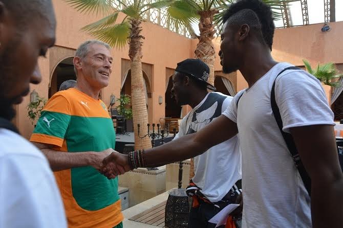 وصول المنتخب الإيفواري على مراحل + صور