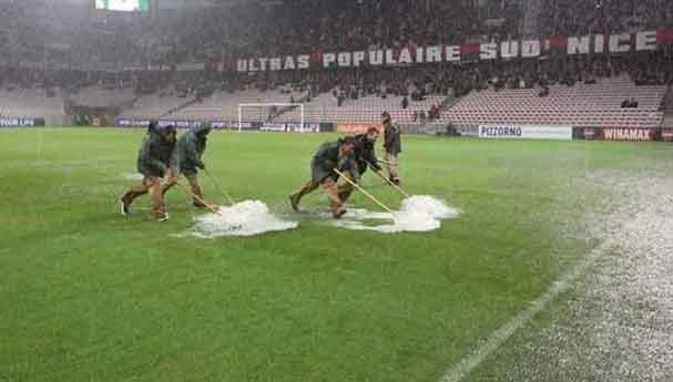 الكراطة تبعث بالملاعب الفرنسية