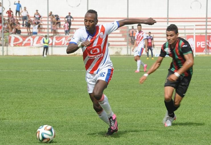 عبدالعظيم خضروف ل  المنتخب :نعتذر للجماهير التطوانية