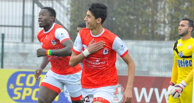 فريق فرنسي يرغب في نايف أكرد