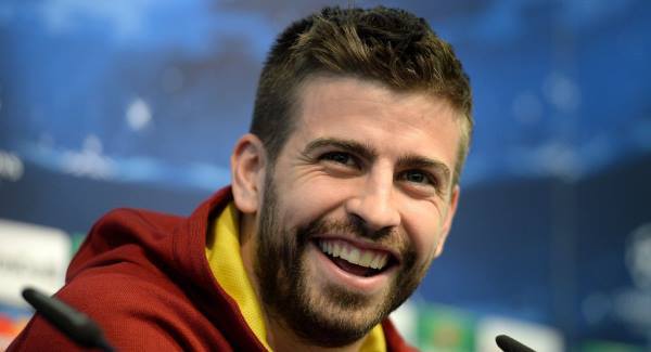 بيكي يسخر من تسريحة شعر دوغلاس