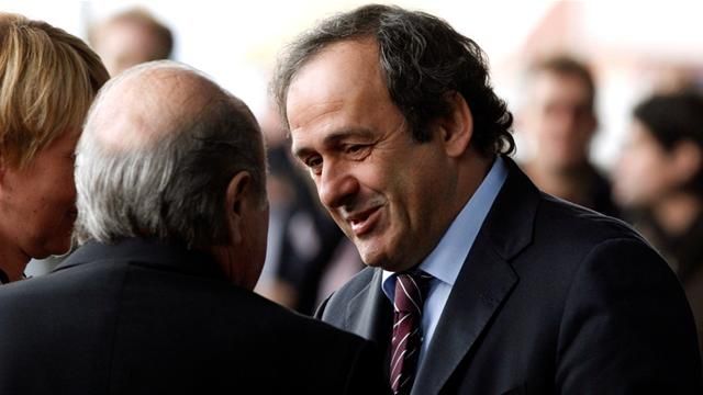 بلاتر يراوغ ولن يستقيل.. وبلاتيني يفقد مصداقيته