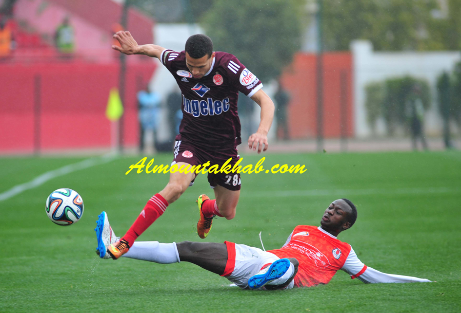 ملك ضربات الجزاء الخيالية يقود مباراة الفتح و الوداد