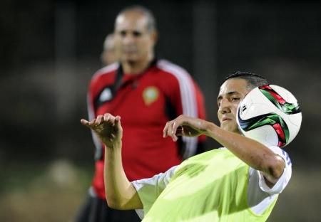 فيصل فجر  ل المنتخب :الإنتقادات ستزيدنا قوة