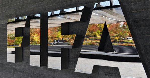 البرازيلي ديل نيرو يستقيل من اللجنة التنفيذية للفيفا