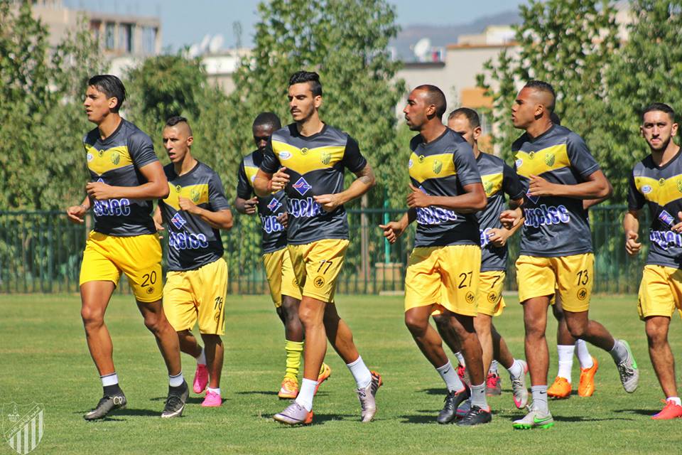 أمعنان يماطل المغرب الفاسي في تمديد عقده