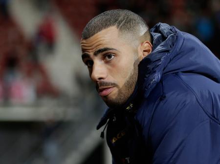 غلطة سراي يريد تخفيض قيمة المغربي طنان