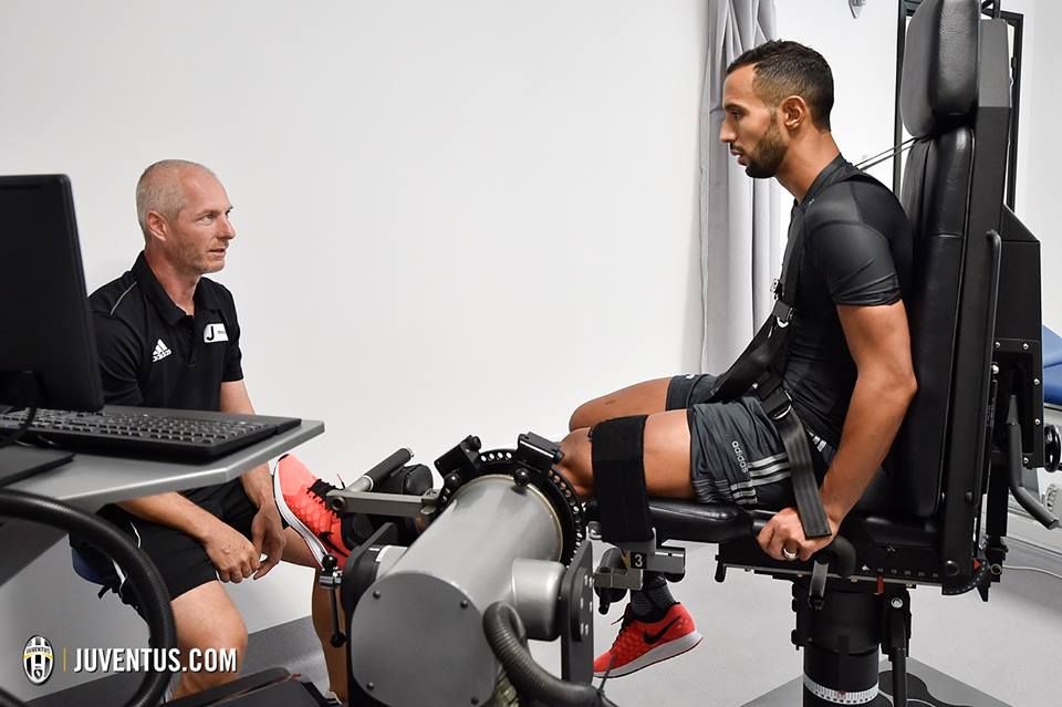 الإصابة تضرب بنعطية وقد تغيبه عن الأسود