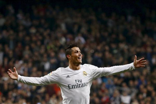 ريال مدريد يعود للصدارة بعد عام ونصف