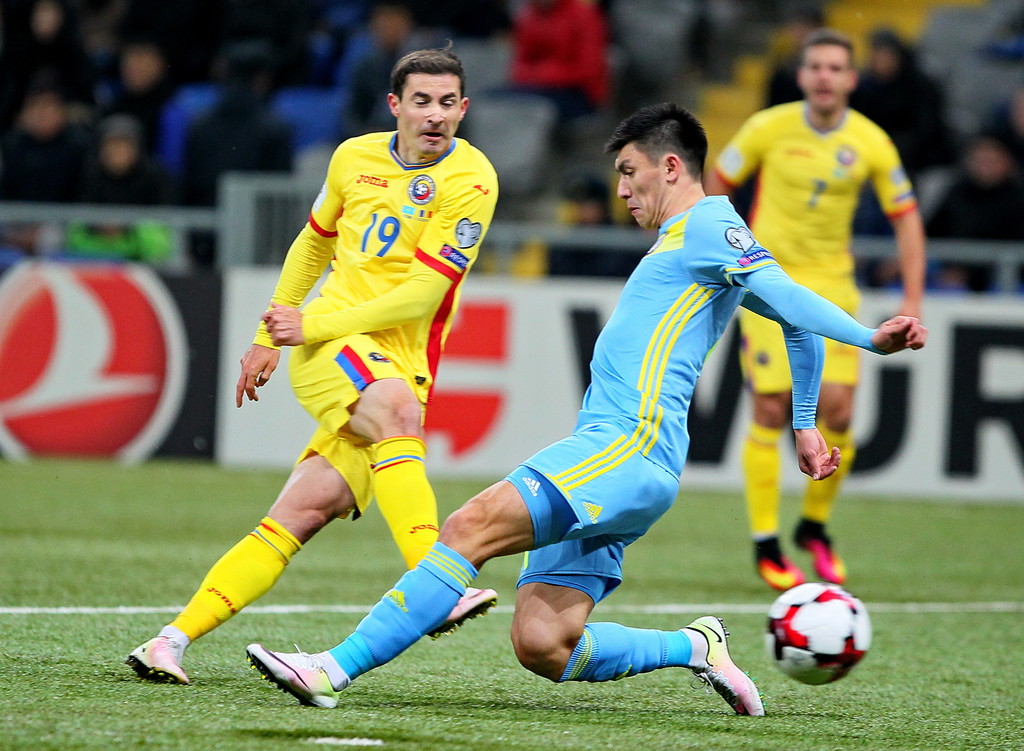 لاعبو رومانيا يشتكون من السرقة في قازاخستان