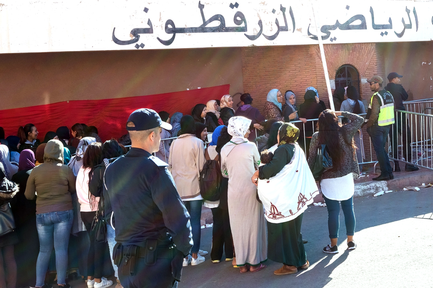 بالصور.. إقبال كبير على تذاكر مباراة المنتخب المغربي والكوت الديفوار