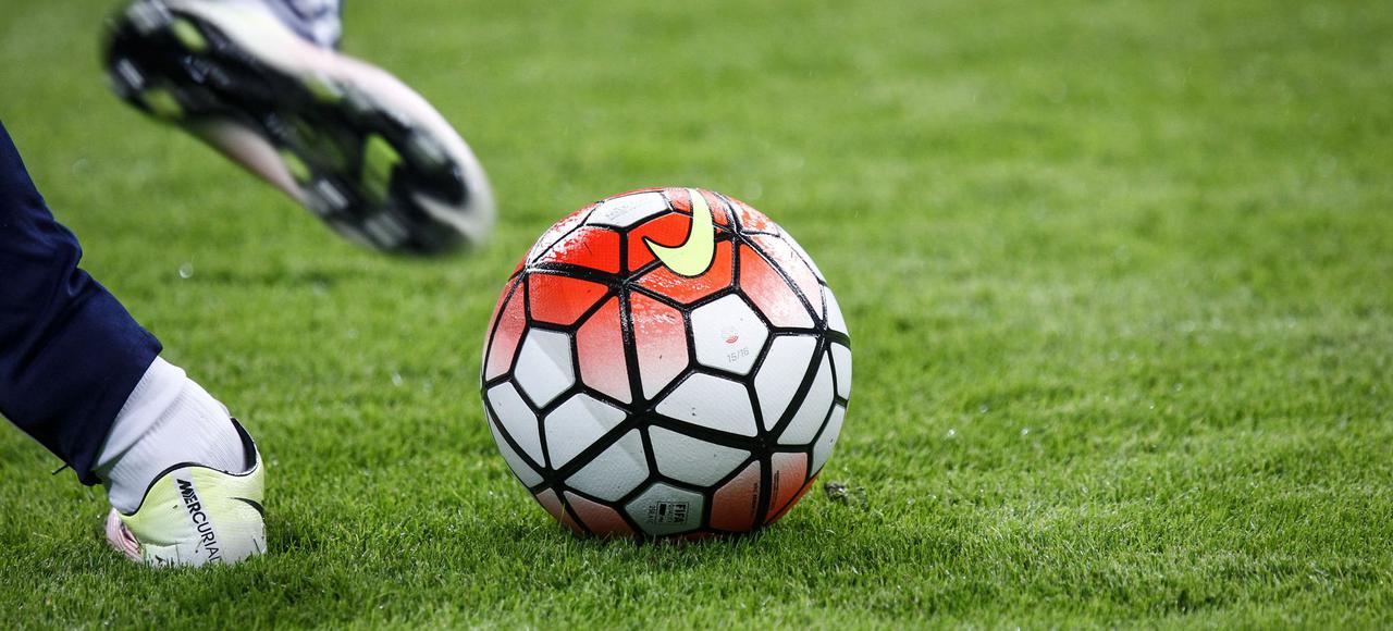 منتخب عصبة الصحراء لكرة القدم يتعادل مع نجوم البطولة الكمبودية