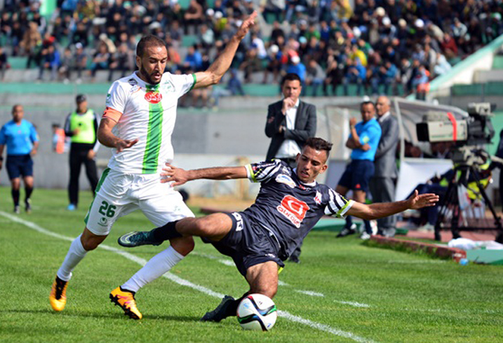 لاعبو الدفاع خاضوا اضرابا انذاريا