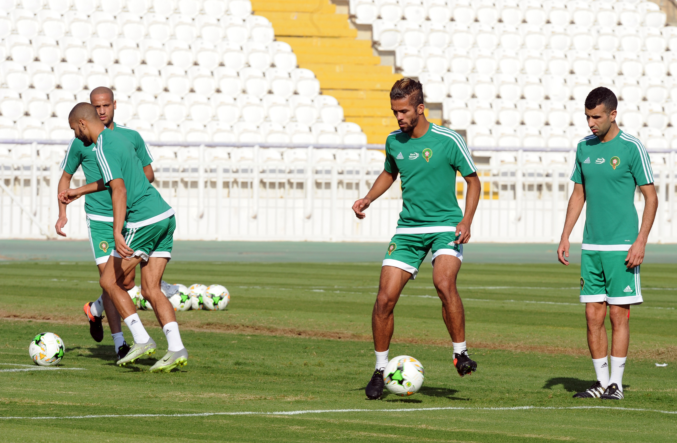 الأسود يواصلون تحضيراتهم ورونار في لقاء إعلامي