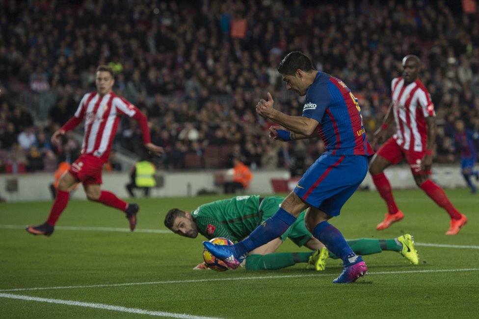 ثلاثي برشلونة الخطير يدك شباك خيخون في الدوري الاسباني