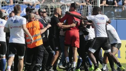 بطولة فرنسا: توقف مباراة باستيا وليون بسبب احداث شغب