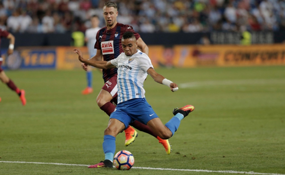 النصيري يحاول إقناع المدرب ميشيل