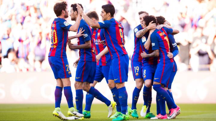 برشلونة يسحق فياريال برباعية وينفرد بصدارة البطولة الاسبانية