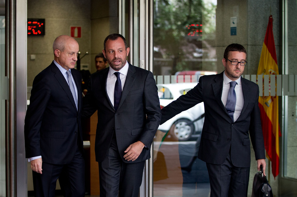 القبض على الرئيس السابق لنادي برشلونة