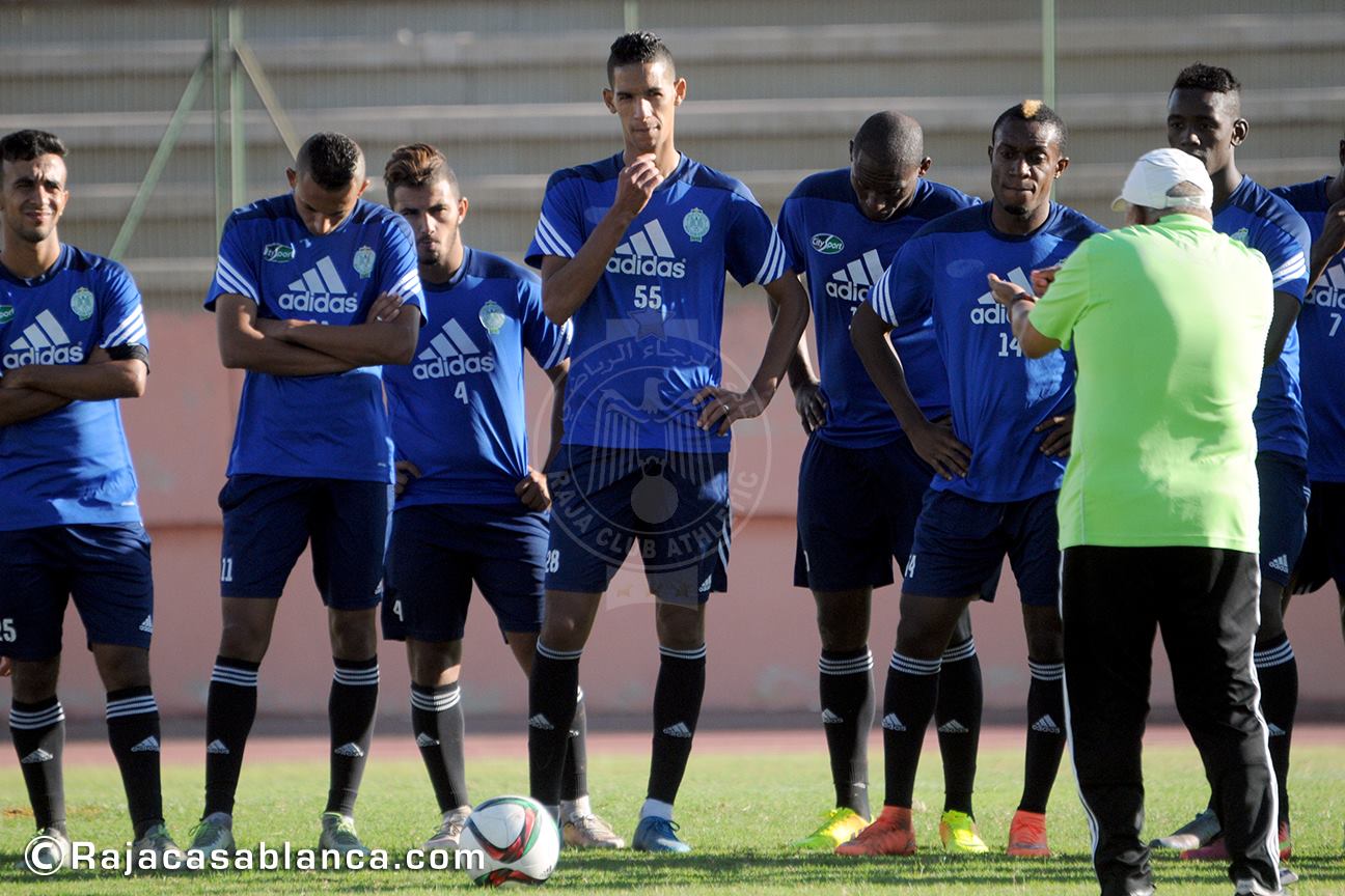 لاعبو الرجاء   فورفي  امام الحسيمة