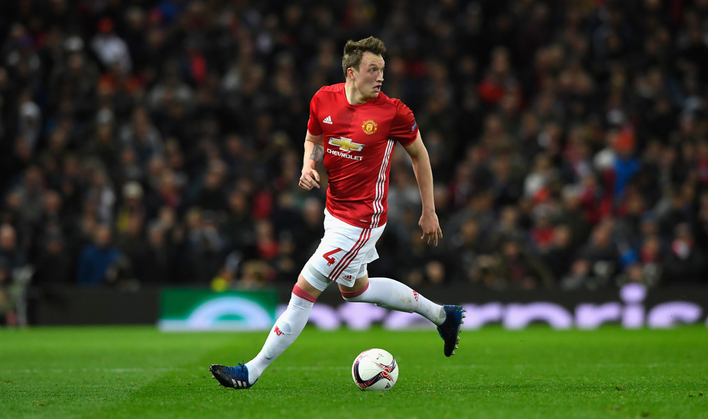 الكأس السوبر الأوروبية: فيل جونز يغيب عن يونايتد امام الريال