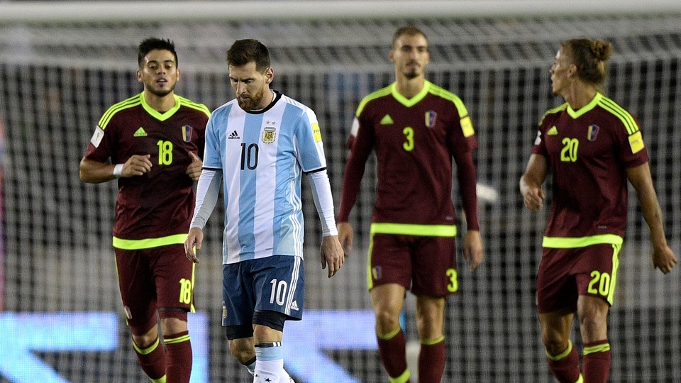 تصفيات مونديال 2018: تعثر الأرجنتين وشيلي واقتراب الأوروغواي
