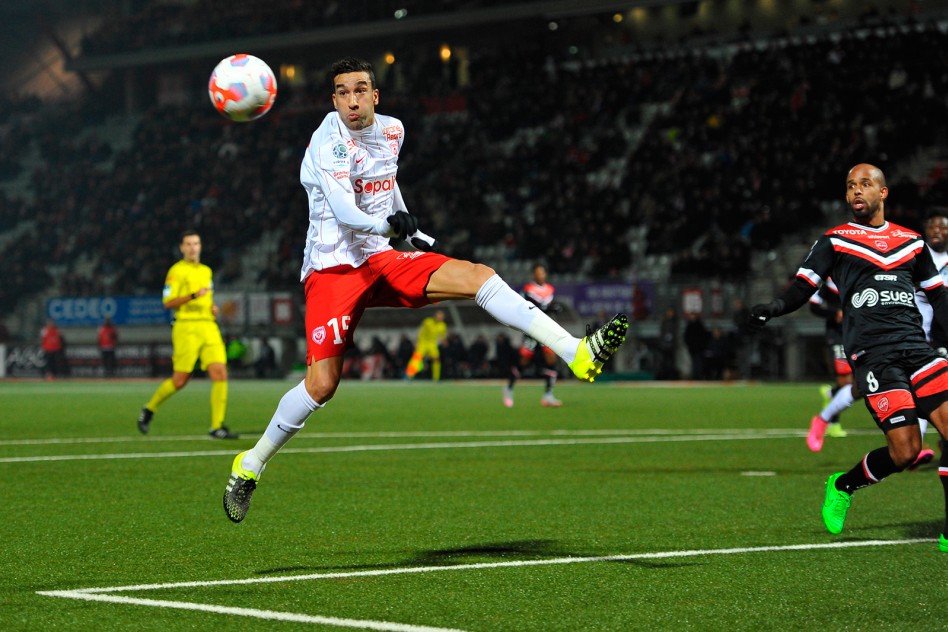 القيدوم والعميد حجي يخطف نقطة من القمة