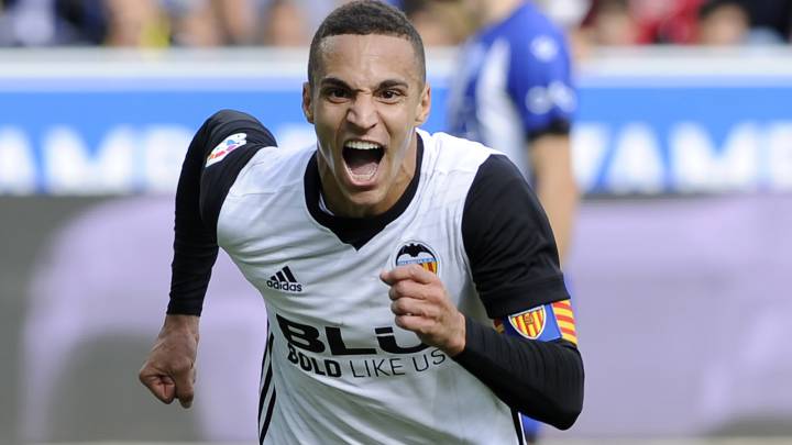 بطولة اسبانيا: بلنسية يحقق فوزه السادس على التوالي ويضغط على برشلونة