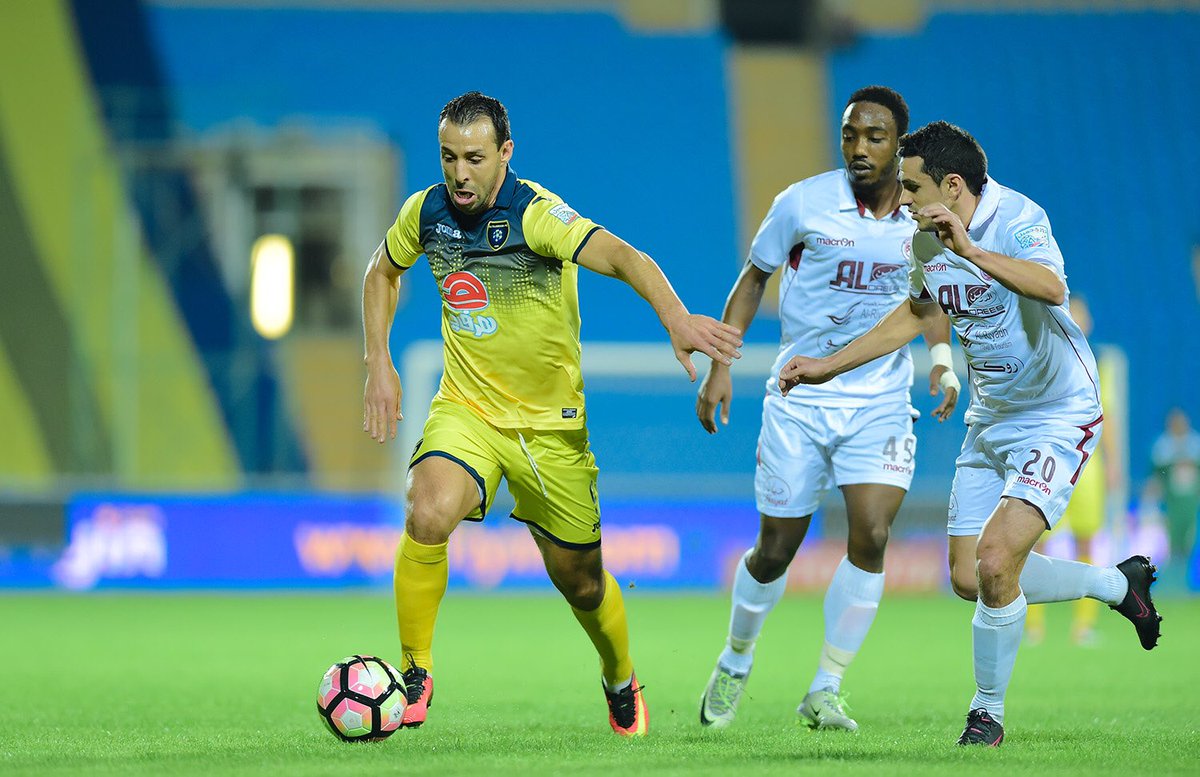 منير الحمداوي يعجز عن إيجاد فريق