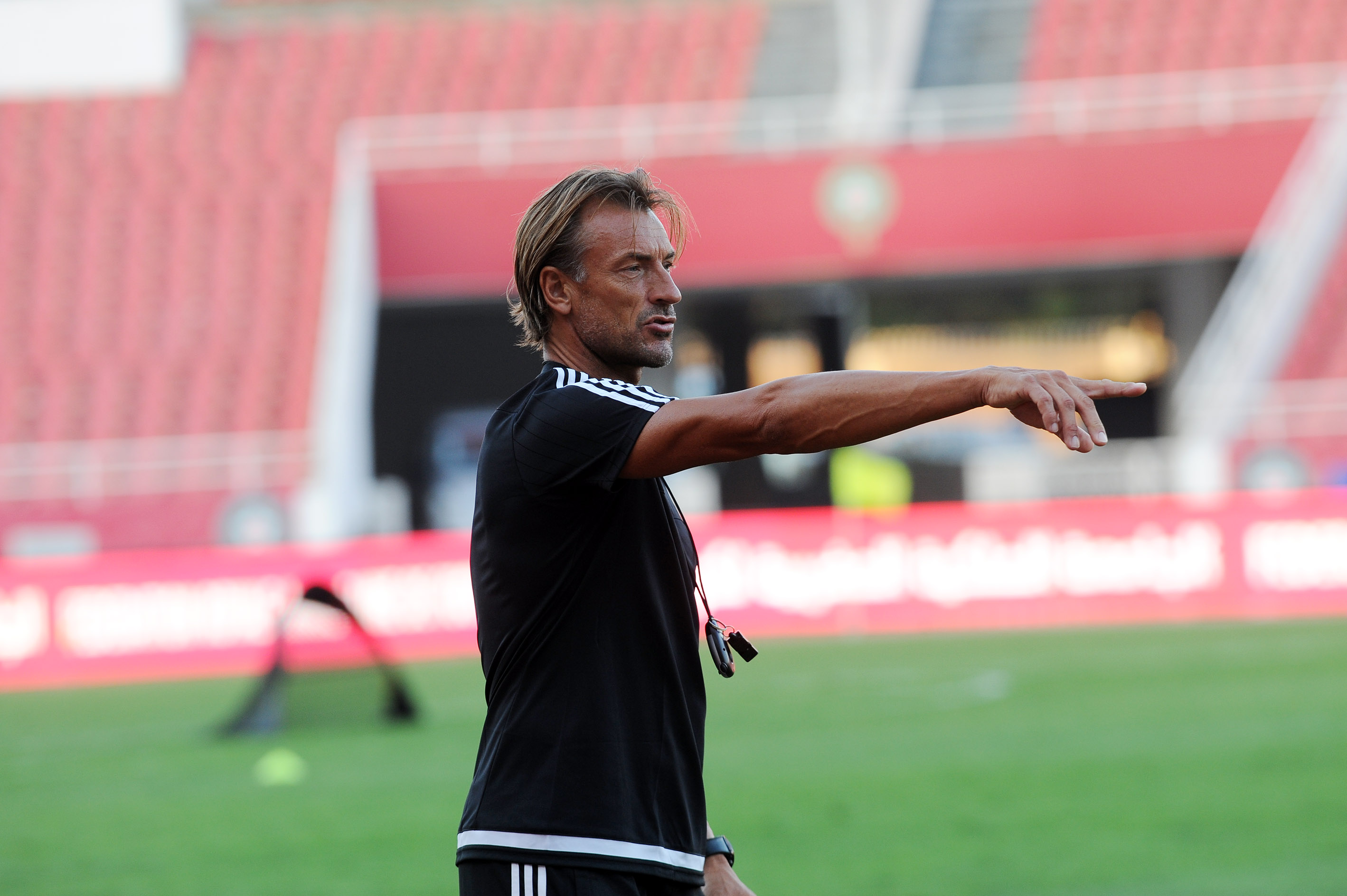 هيرفي رونار: الغابون منتخب قوي ونعول على جمهورنا