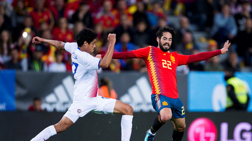 إيسكو يغيب عن موقعة إسبانيا وروسيا بسبب الاصابة