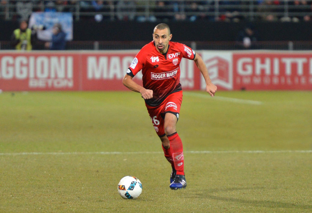 شفيق من الرسمية إلى الإحتياط