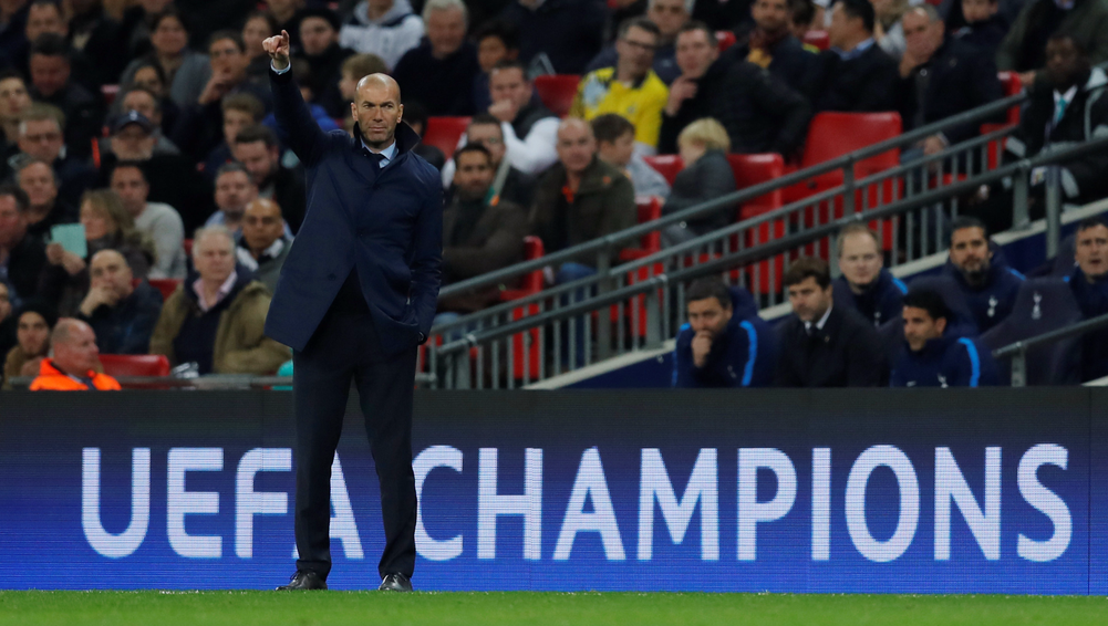 زيدان يؤكد أن ريال مدريد لا يمرّ بأزمة