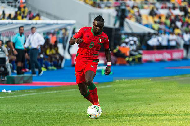 لاعب من بوركينافاسو يقترب من الجيش