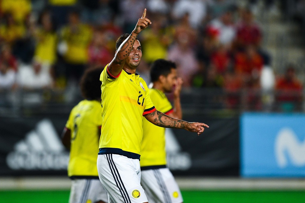 فيفا يوقف الكولومبي كاردونا