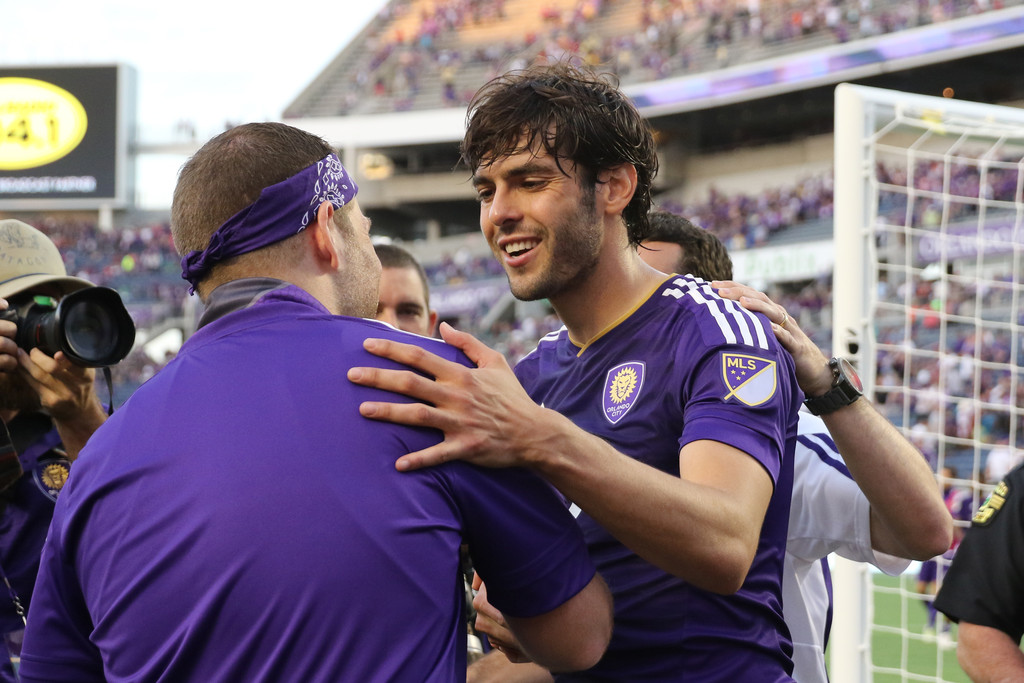 البرازيلي كاكا يعلن اعتزاله