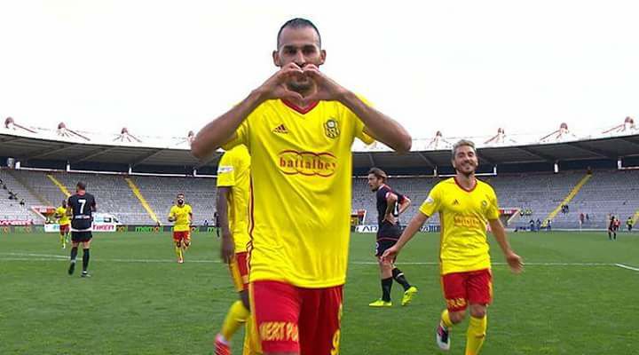 بوطيب سادس أفضل لاعب بالبطولة التركية